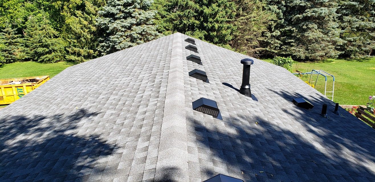 roof with exhaust